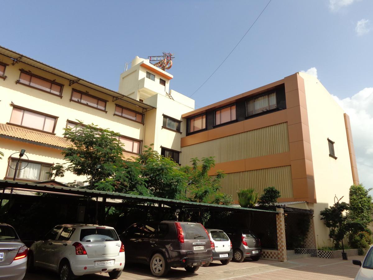 Hotel Orange Inn Sarkhej Exteriér fotografie